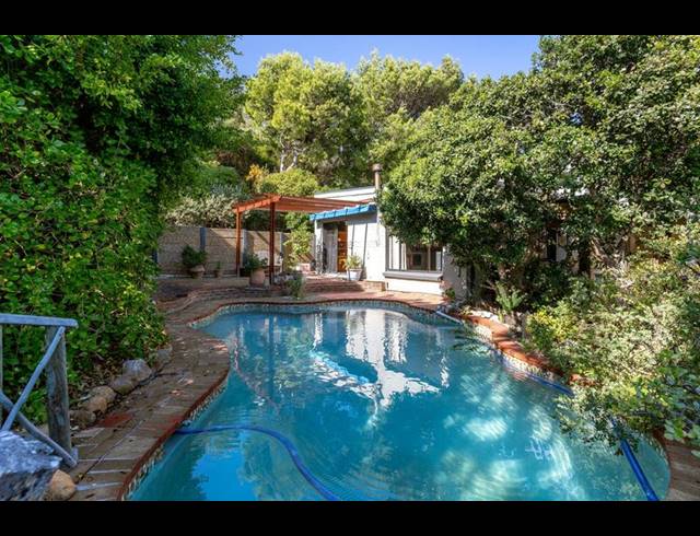 6 BEDROOM HOUSE FOR SALE IN LLANDUDNO